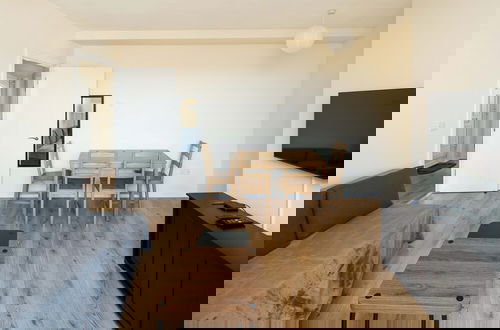 Foto 18 - 2BD London Flat - City Buzz & Parkside Serenity