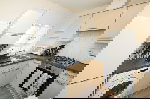 Foto 10 - 2BD London Flat - City Buzz & Parkside Serenity