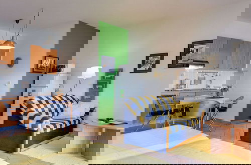 Foto 9 - Airconditioned Studio Apartment With Seaview