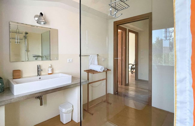 Belvilla by Oyo Amazing Apartment With Garden - Foto 11