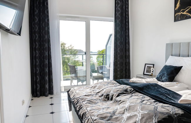 Apartment by Dziwna River With Pool Access - Foto 2