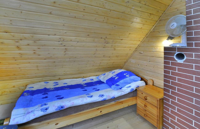 Cottage by Lake Ostrowieckie With Private Beach - Foto 31