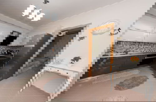Photo 16 - The Downtown Apartment