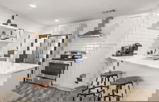 Photo 2 - NEW Soho Oasis - Stunning Home In Heart of Soho
