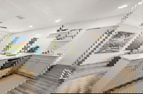 Photo 12 - NEW Soho Oasis - Stunning Home In Heart of Soho