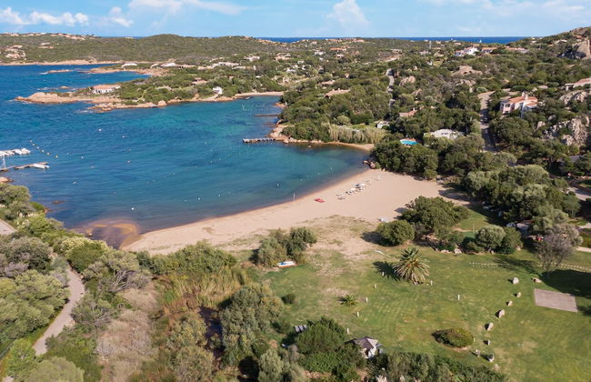 Appartamento con 2 camere da letto a Arzachena con piscina e giardino - Foto 1
