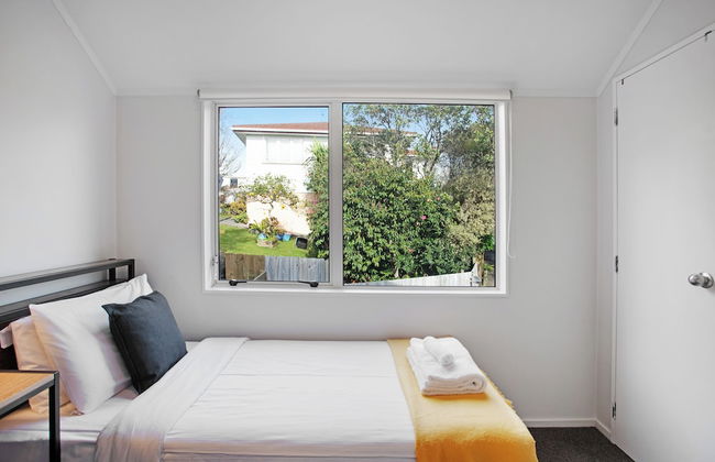 Glen's Hidden Gem with Parking and Deck - Photo 5