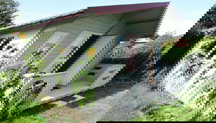 Foto 1 - Bungalow With Terrace and Scenic Grounds
