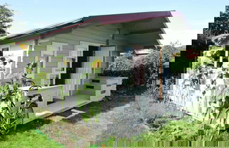 Foto 1 - Bungalow With Terrace and Scenic Grounds
