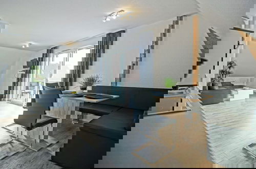 Foto 28 - Ground-floor Apartment With Terrace and Large Garden With Lounge Area and Grill