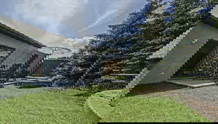 Foto 1 - Ground-floor Apartment With Terrace and Large Garden With Lounge Area and Grill