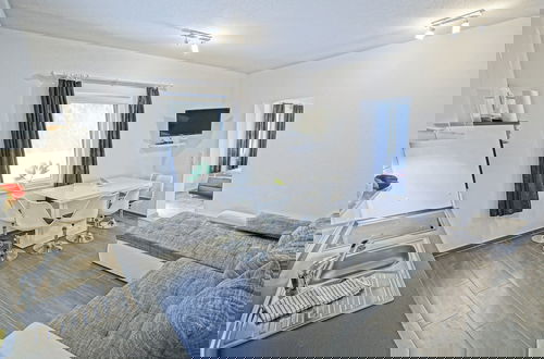 Foto 40 - Ground-floor Apartment With Terrace and Large Garden With Lounge Area and Grill