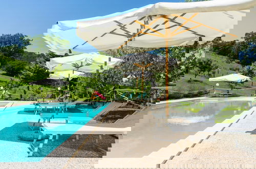Foto 76 - Farmhouse in Hilly Area in Gubbio With Pool
