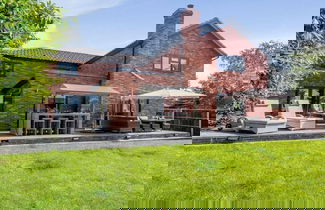 Photo 2 - Luxurious Villa With Hot Tub