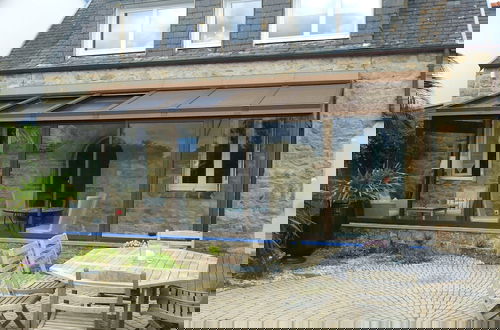 Foto 8 - Charming Sea View Stay, 50m Close