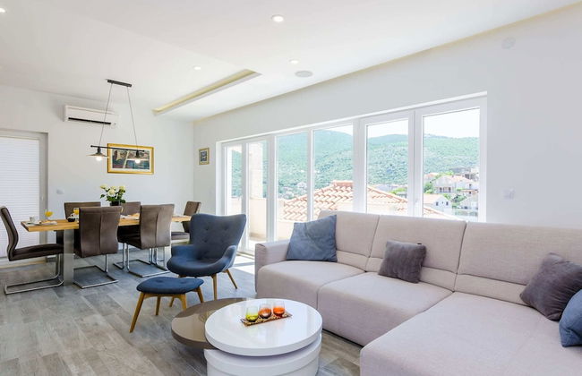 Villa Tranquility Nest Beniva - Three-bedroom Villa With Swimming Pool and Partial Sea View - Photo 1