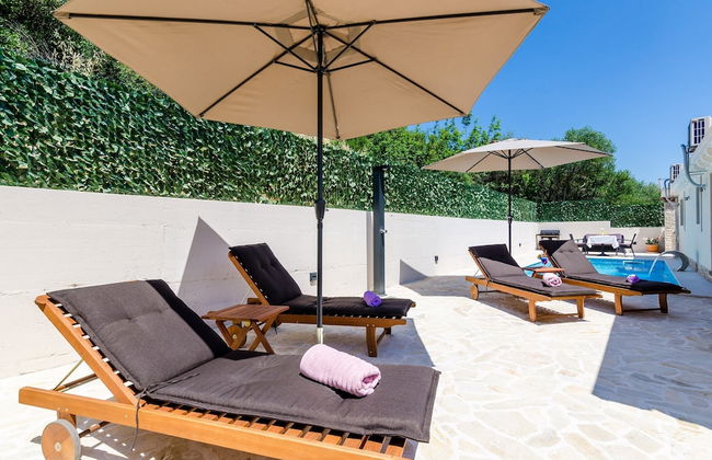 Villa Tranquility Nest Beniva - Three-bedroom Villa With Swimming Pool and Partial Sea View - Photo 41