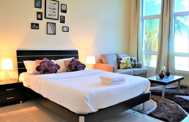 MCLN - Spacious Furnished Studio - Photo 2