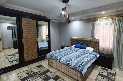 Photo 4 - Charming 3-bed Apartment in New Cairo City