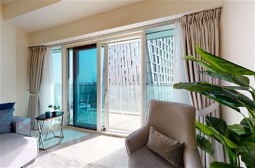 Foto 17 - SuperHost - Stylish Apartment With Full Marina Views