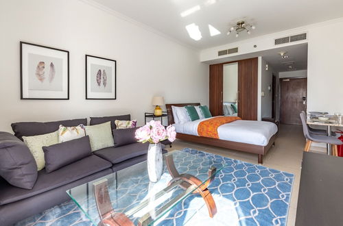 Photo 9 - Warm & Striking Studio Apartment in the Heart of Jlt