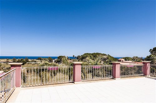 Photo 17 - Charming Sea View Villa close to beach
