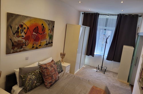 Photo 3 - Captivating 2-bed Apartment in Liverpool