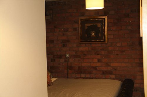 Photo 6 - Captivating 2-bed Apartment in Liverpool