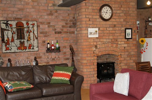 Photo 15 - Captivating 2-bed Apartment in Liverpool