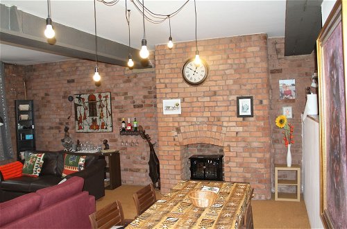 Photo 14 - Captivating 2-bed Apartment in Liverpool