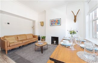 Photo 1 - Bright two Bedroom Flat in Fashionable Fulham by Underthedoormat