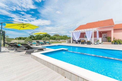 Photo 10 - Villa Maris in Tinj With 3 Bedrooms and 1 Bathrooms