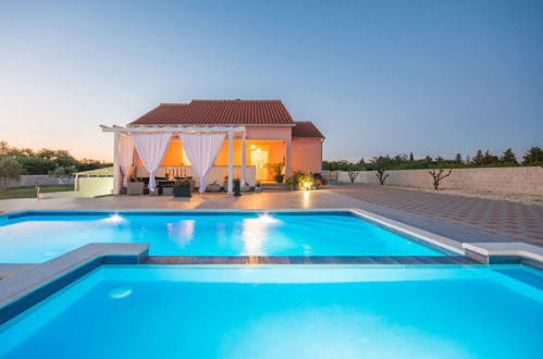 Photo 3 - Villa Maris in Tinj With 3 Bedrooms and 1 Bathrooms