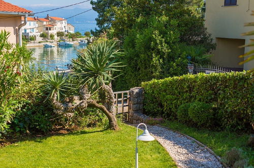 Photo 11 - Alluring Apartment in Vantacici Amid the Sea