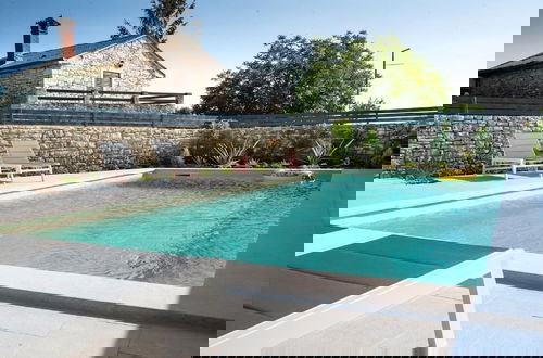 Foto 29 - Adorable Holiday Home With Pool and Terrace