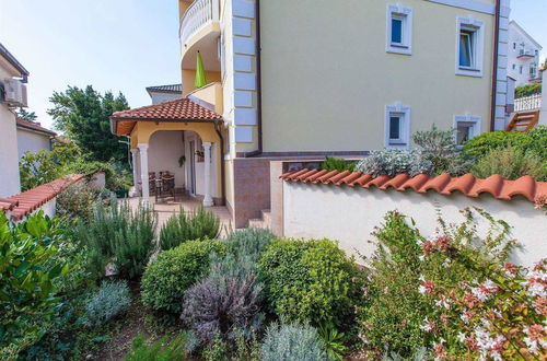 Photo 31 - Welcoming Apartment in Kvarner With Bubble Bath