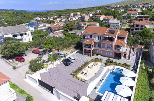 Photo 17 - Exquisite Villa with Private Hot Tub in Grebaštica