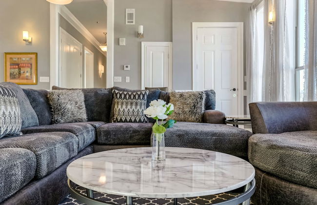 Fully Furnished Condos Near St Charles - Photo 73