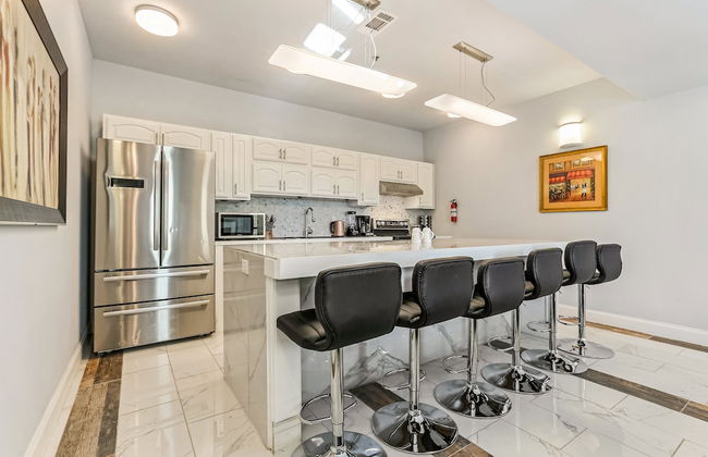 Fully Furnished Condos Near St Charles - Photo 50