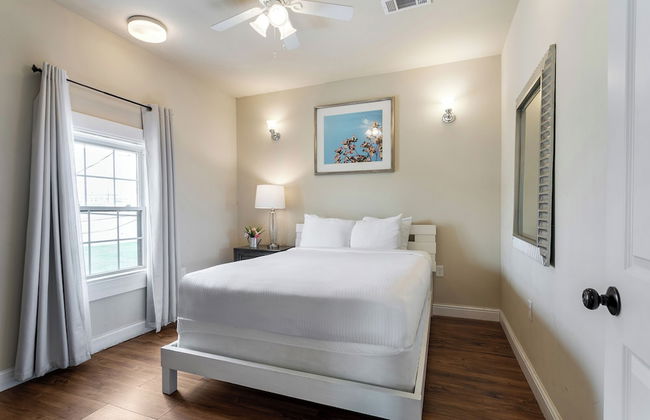 Fully Furnished Condos Near St Charles - Photo 23