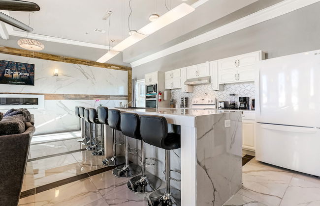 Fully Furnished Condos Near St Charles - Photo 54