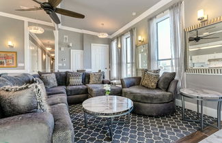 Foto 1 - Fully Furnished Condos Near St Charles