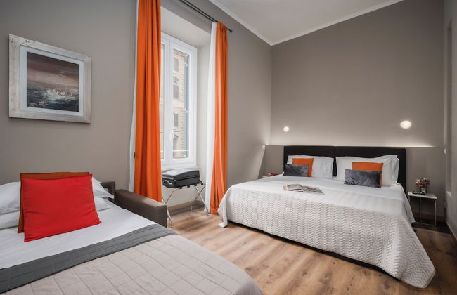The Roman Empire Guesthouse - Photo 41
