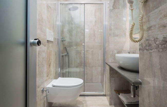 The Roman Empire Guesthouse - Photo 31