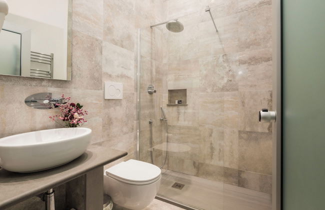 The Roman Empire Guesthouse - Photo 76