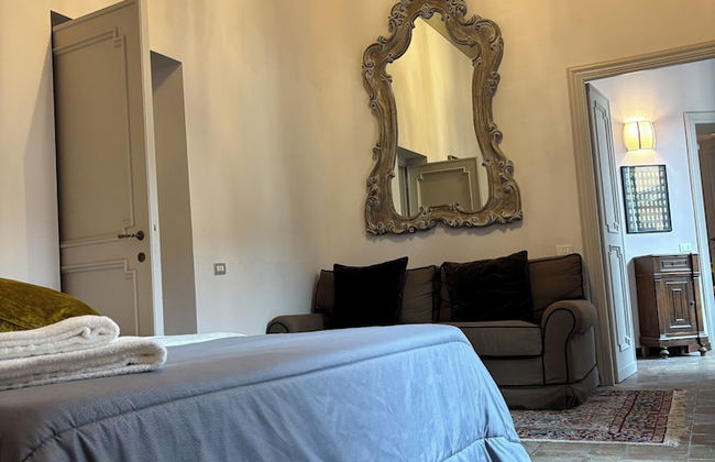 The Roman Empire Guesthouse - Photo 55