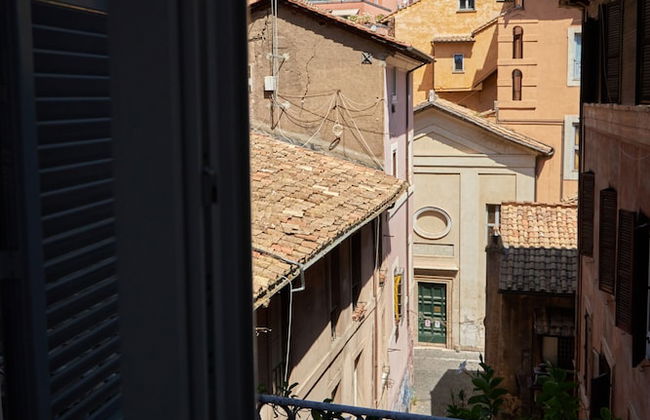 The Roman Empire Guesthouse - Photo 60