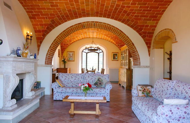 Stunning private villa for 8 guests with private pool, WIFI, TV, terrace, pets allowed and parking - Photo 13