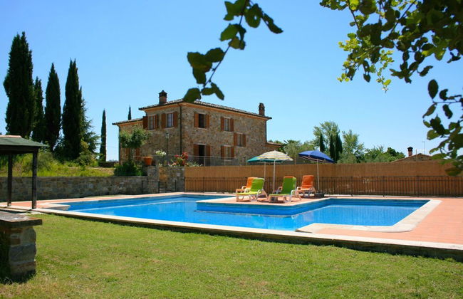 Stunning private villa for 8 guests with private pool, WIFI, TV, terrace, pets allowed and parking - Photo 22