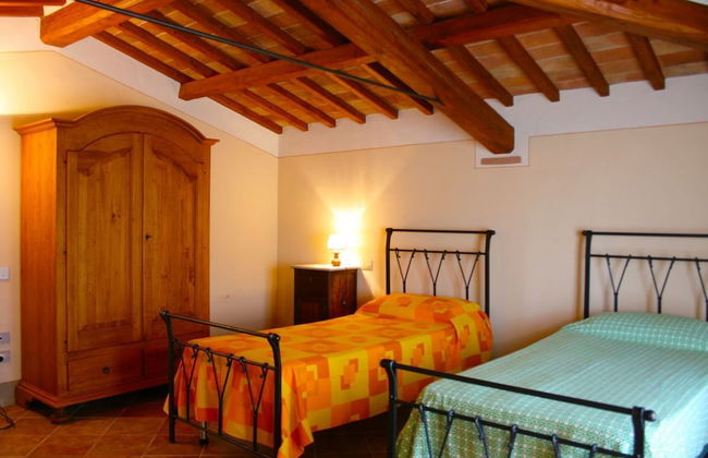 Stunning private villa for 8 guests with private pool, WIFI, TV, terrace, pets allowed and parking - Photo 6